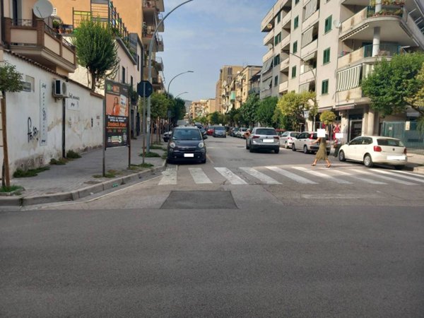 negozio in vendita a Caserta
