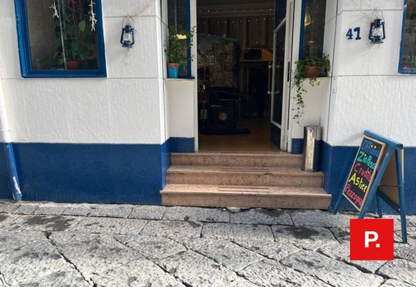 locale commerciale in vendita a Caserta in zona Centro Città