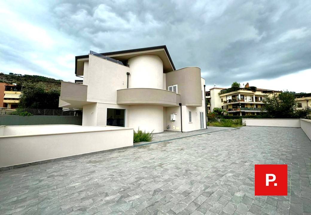 casa indipendente in vendita a Caserta in zona Mezzano