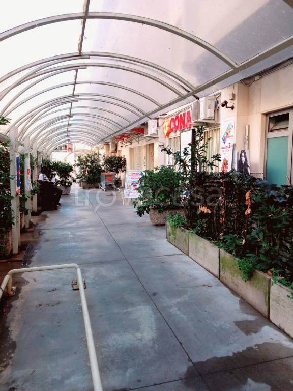 negozio in vendita a Caserta in zona Centro Città