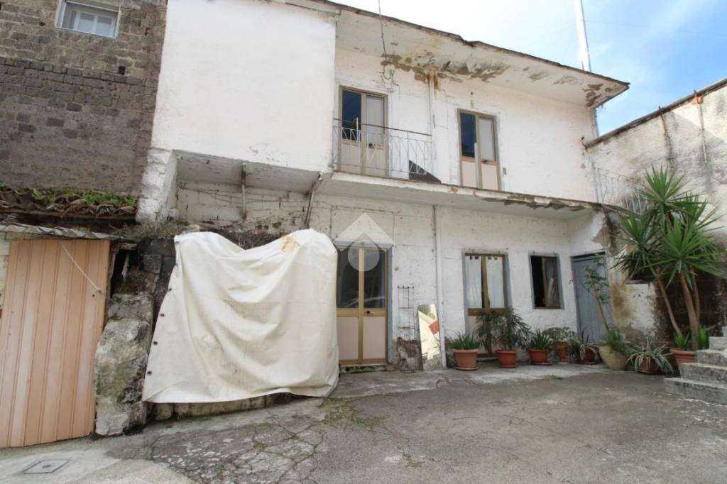 casa indipendente in vendita a Caserta in zona Puccianiello