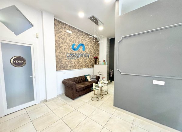 negozio in vendita a Caserta in zona Centro Città