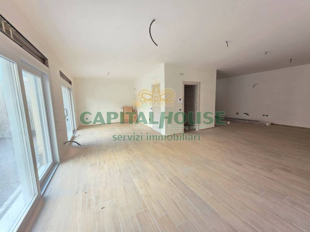 ufficio in vendita a Caserta in zona Acquaviva