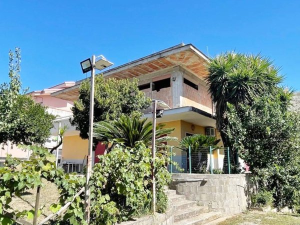 casa indipendente in vendita a Caserta in zona San Clemente