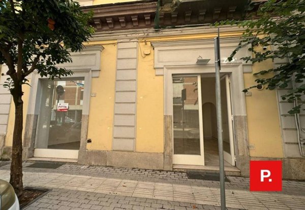 negozio in vendita a Caserta in zona Centro Città