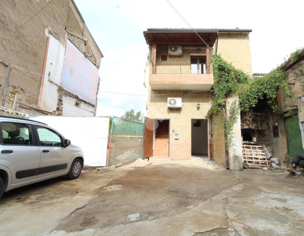 casa indipendente in vendita a Caserta