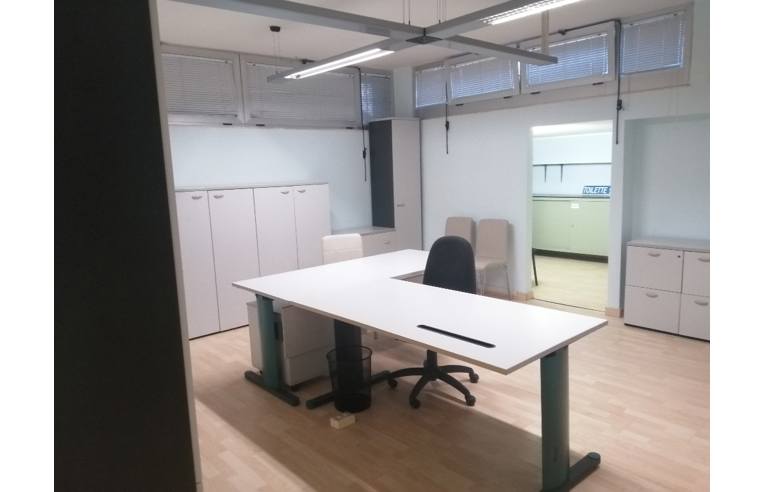 ufficio in vendita a Caserta in zona San Clemente