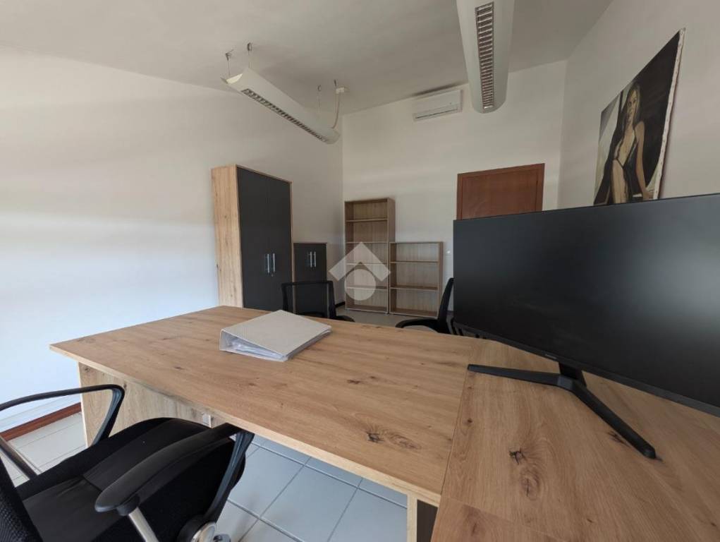 ufficio in vendita a Caserta in zona Centro Città