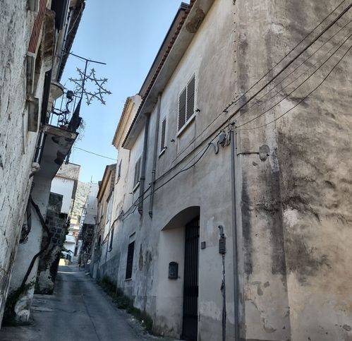 casa indipendente in vendita a Caserta in zona Santa Barbara / Tuoro