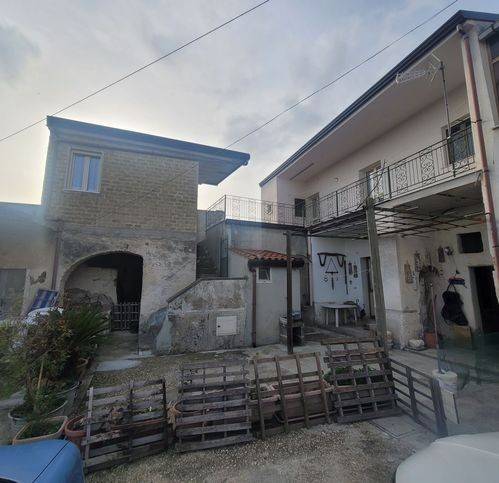 casa indipendente in vendita a Caserta in zona Sommana