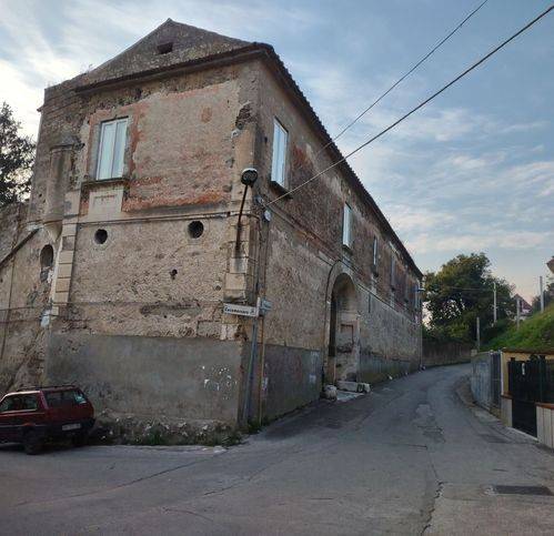 casa indipendente in vendita a Caserta in zona Centro Città