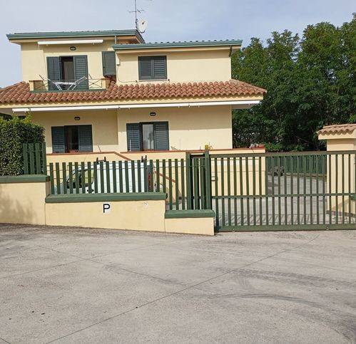 casa indipendente in vendita a Caserta in zona Casertavecchia