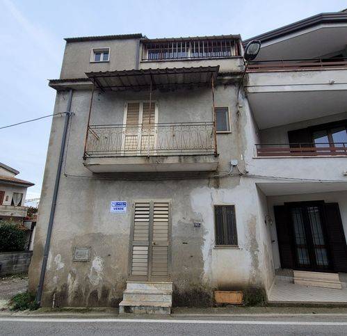 casa indipendente in vendita a Caserta in zona Casola