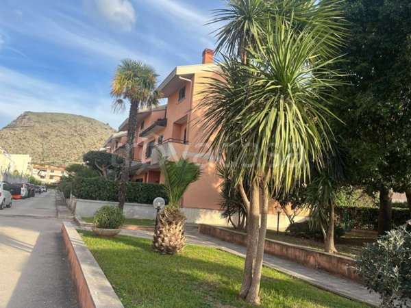 casa indipendente in vendita a Caserta in zona San Clemente