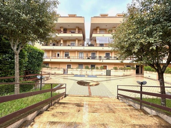 appartamento in vendita a Caserta in zona Falciano