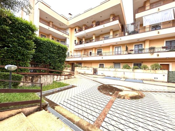 appartamento in vendita a Caserta in zona Falciano