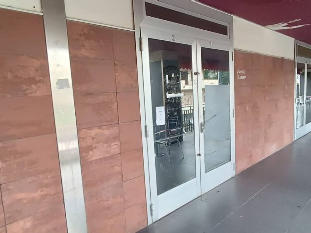 negozio in vendita a Caserta