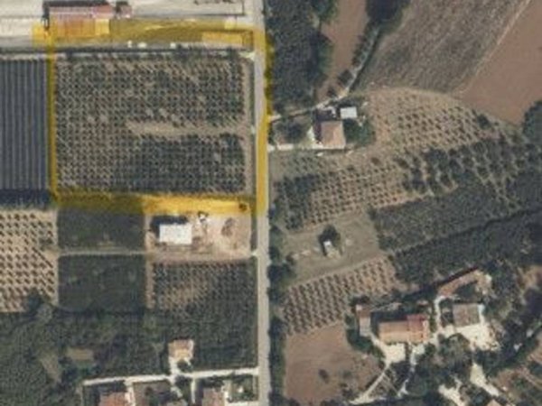 negozio in vendita a Caserta in zona Briano