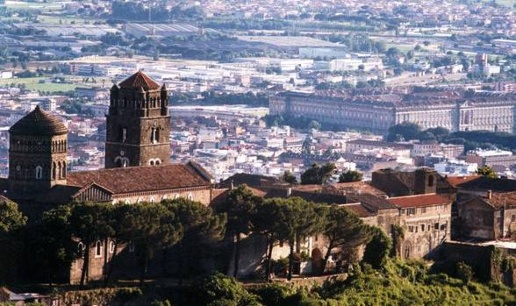 casa semindipendente in vendita a Caserta in zona Casertavecchia
