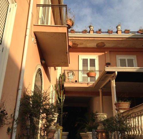 casa indipendente in vendita a Caserta in zona San Clemente