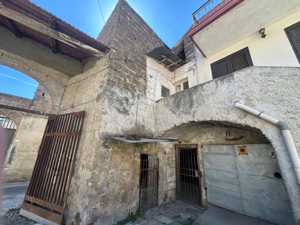 appartamento in vendita a Caserta in zona Acquaviva