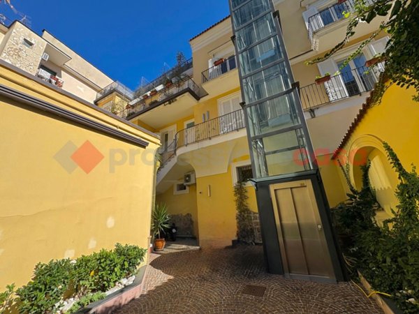 casa indipendente in vendita a Caserta in zona Centro Città