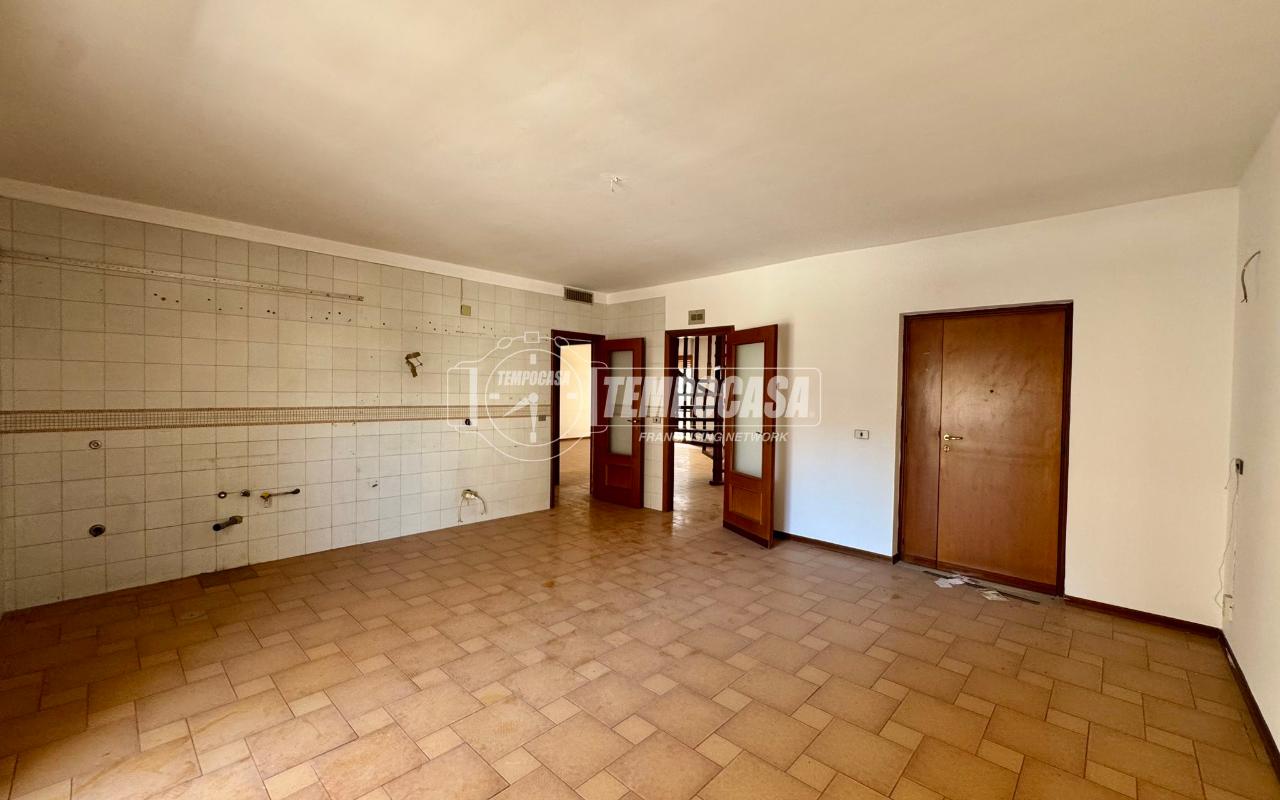 appartamento in vendita a Caserta in zona San Clemente