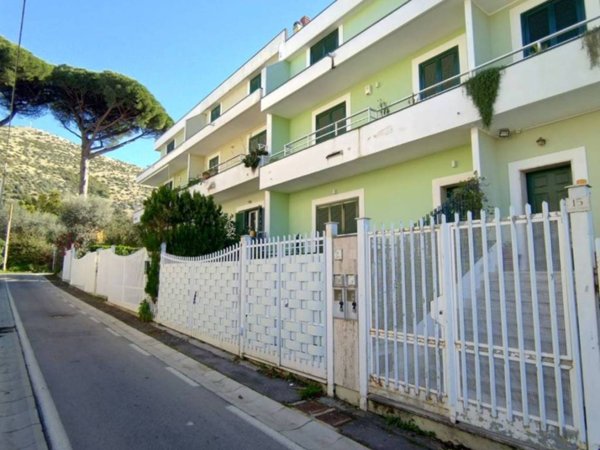 casa indipendente in vendita a Caserta in zona Santa Barbara / Tuoro