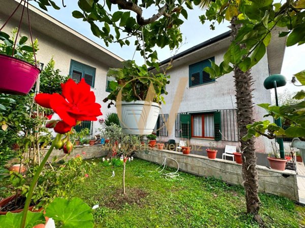 casa indipendente in vendita a Caserta in zona Puccianiello