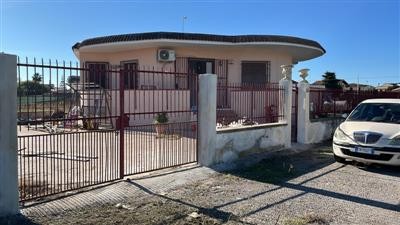 casa indipendente in vendita a Caserta