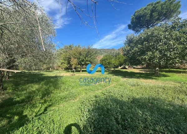 terreno agricolo in vendita a Caserta in zona Mezzano