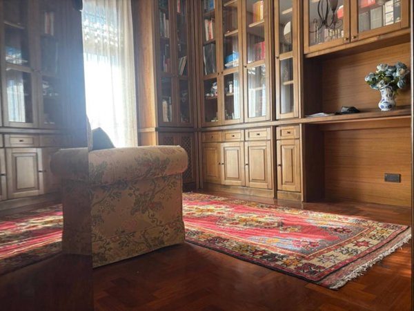 casa indipendente in vendita a Caserta in zona Casertavecchia