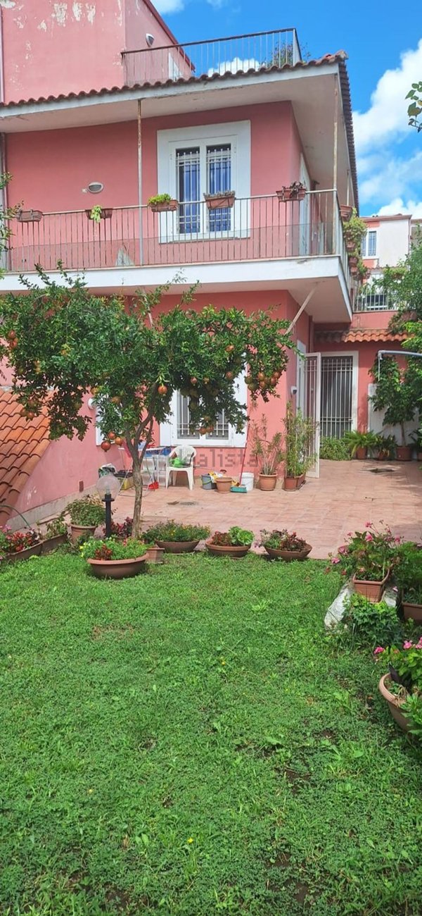 casa indipendente in vendita a Caserta