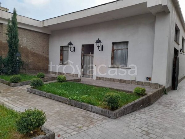 negozio in vendita a Caserta in zona Briano