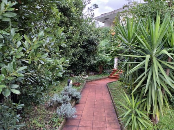 casa indipendente in vendita a Caserta