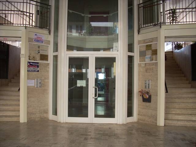 locale commerciale in vendita a Caserta