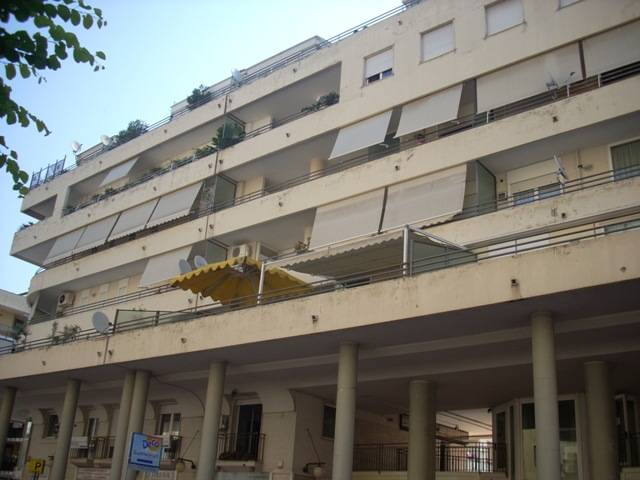 locale commerciale in vendita a Caserta