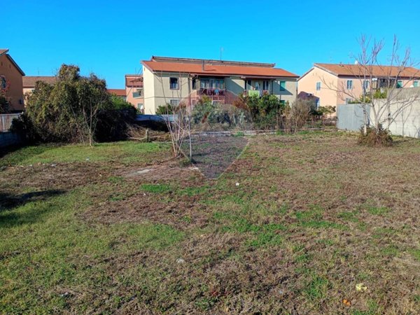 terreno edificabile in vendita a Caserta in zona San Clemente