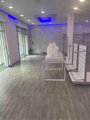 locale commerciale in vendita a Caserta