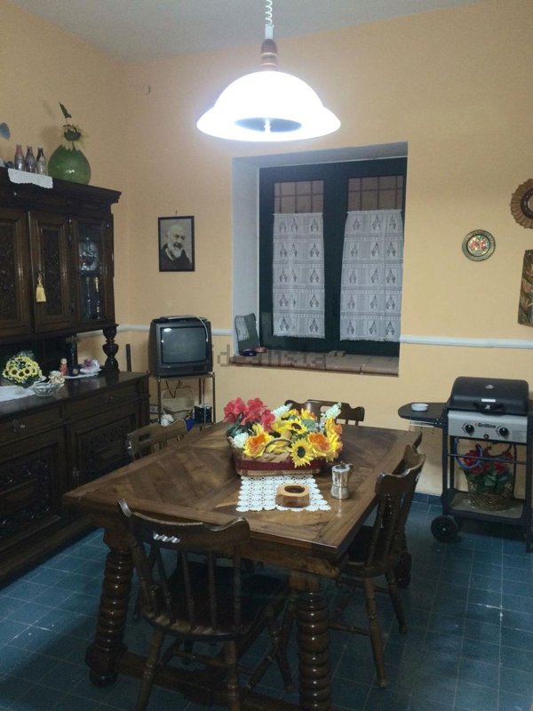 casa indipendente in vendita a Caserta in zona Sommana