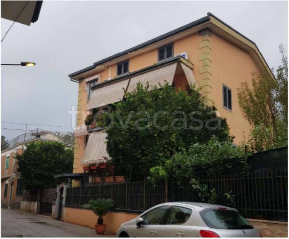appartamento in vendita a Caserta in zona Falciano