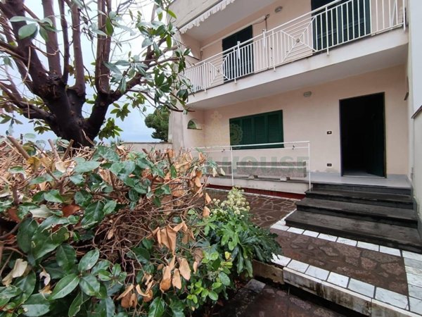 casa indipendente in vendita a Caserta in zona Ospedale