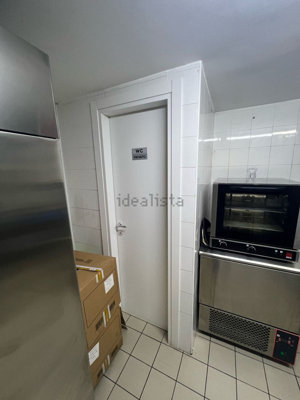 negozio in vendita a Caserta in zona Centro Città