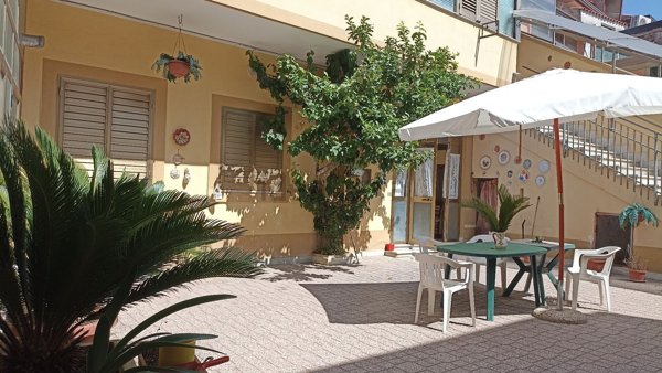 esavano in vendita a Caserta