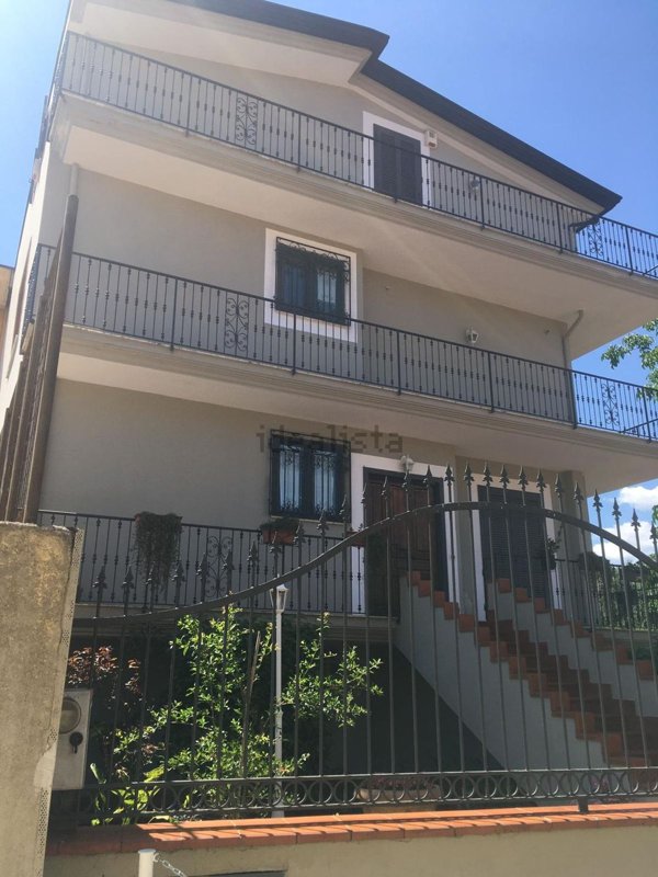 casa indipendente in vendita a Caserta