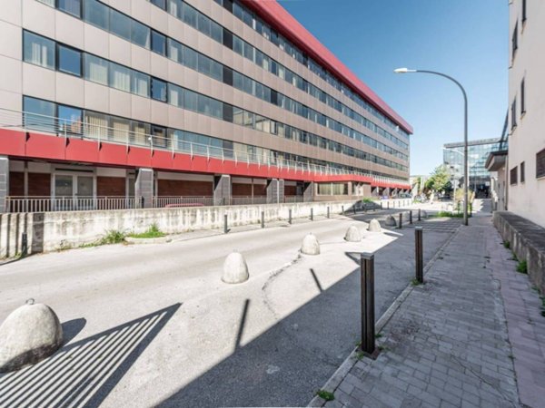 ufficio in vendita a Caserta in zona Acquaviva