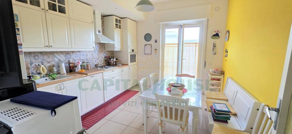 appartamento in vendita a Caserta in zona Acquaviva