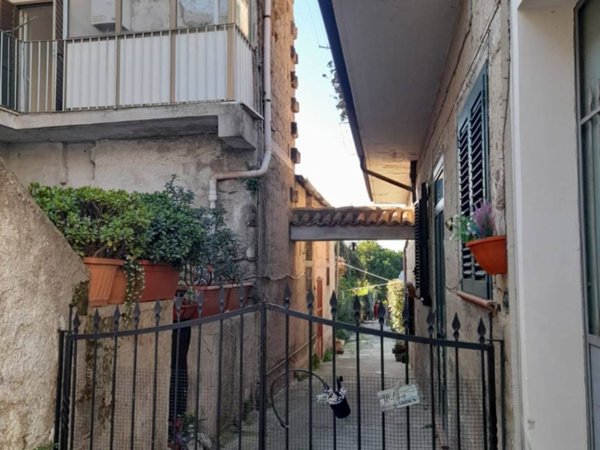 casa indipendente in vendita a Caserta