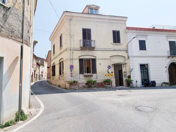 casa indipendente in vendita a Caserta in zona Briano