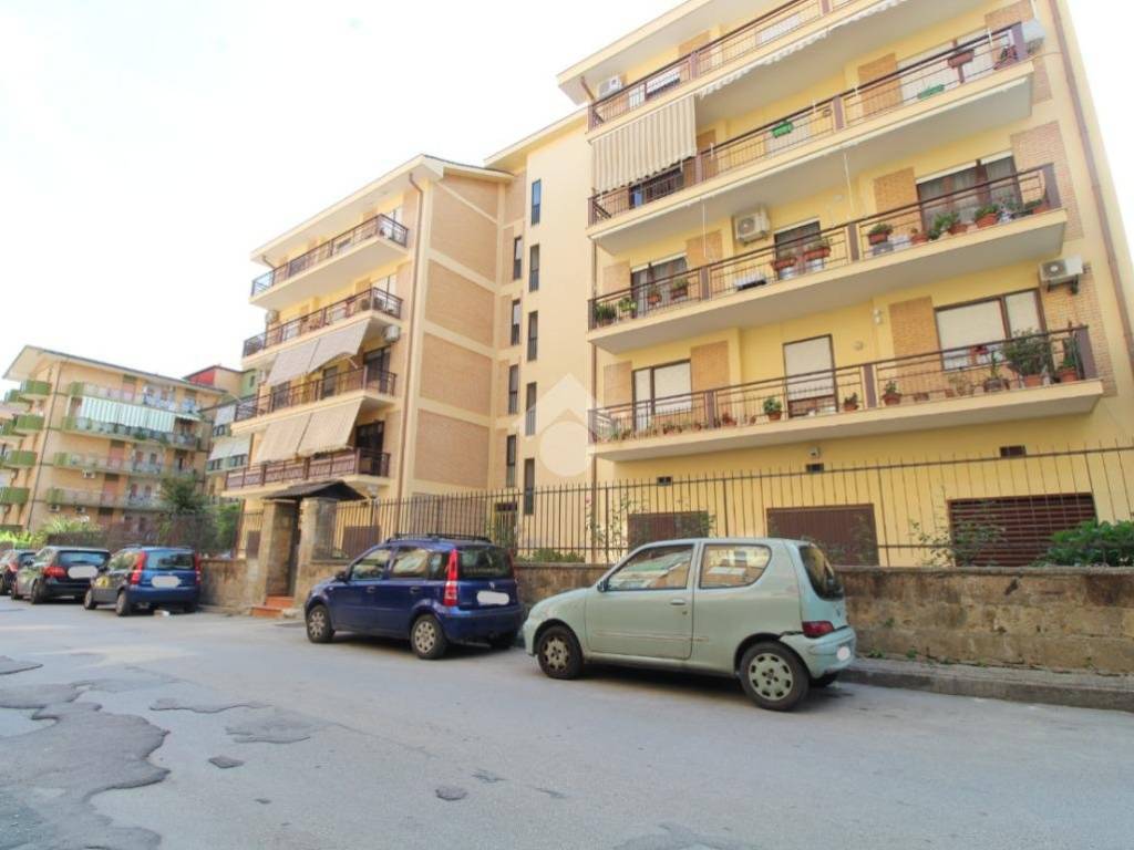 appartamento in vendita a Caserta in zona Michelangelo